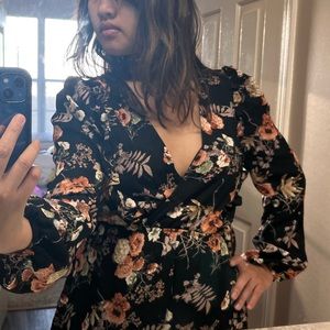 NWT Le Lis Black Floral Bohemian Cross Front Wrap Knee Length Dress Size S